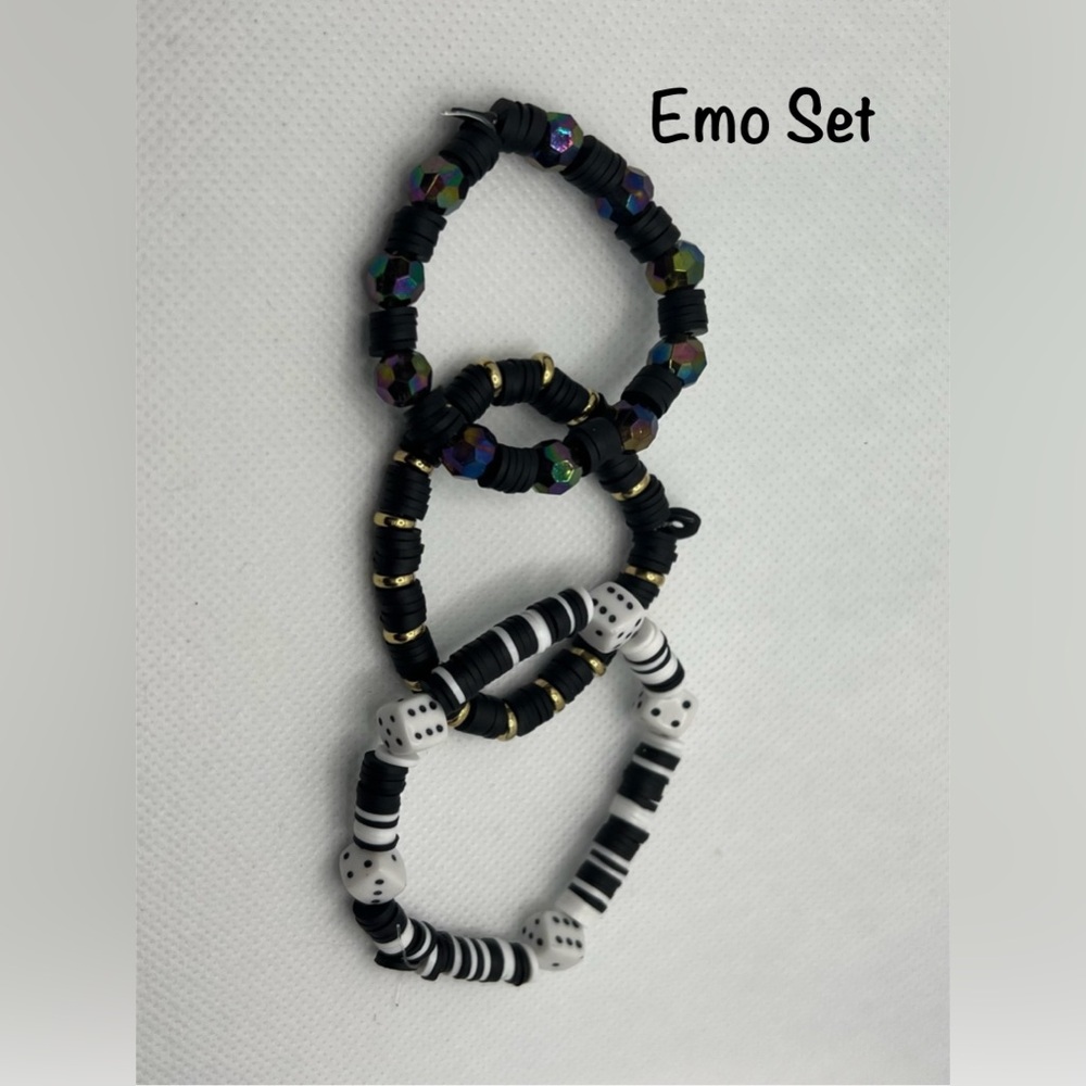 Bracelets Set of 3 handmade Black and White Beaded Bracelets - Picture 1 of 5